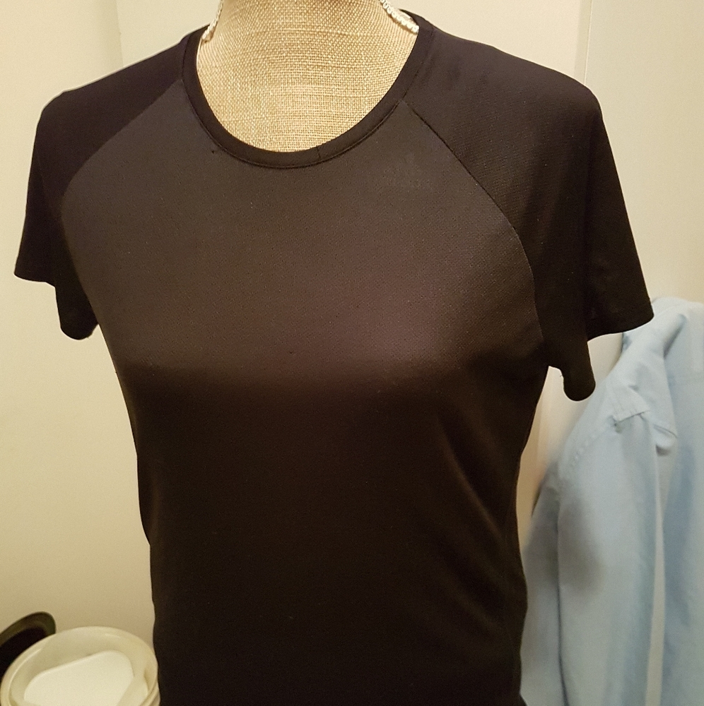 Sz M Adidas Climalite Tshirt.
